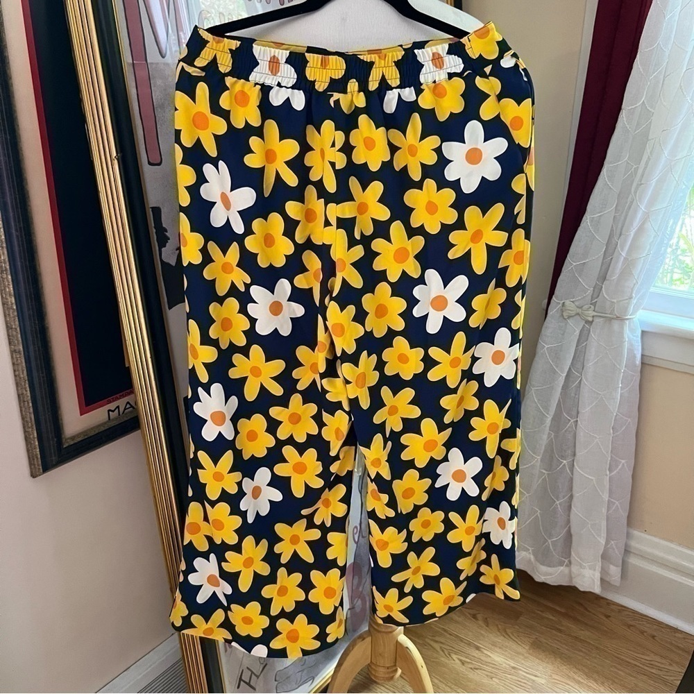 Modcloth: Navy, Yellow, Orange and White Daisy Classic Calls Back Wide-Leg Pants - Picture 2 of 13